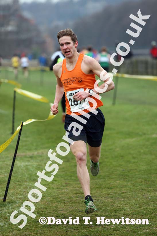 Durham City 2nd leg senior mens Durham Cathedral Relays. Photo: David T. Hewitson/Sports for All Pics